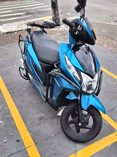 Scooter Honda Elite 125 azul, automática, de aula da FF Santos